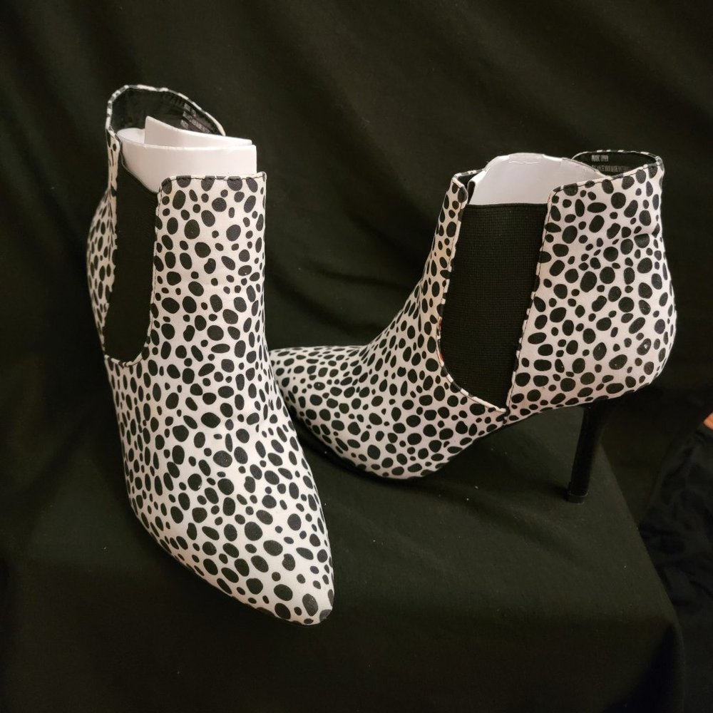 Diba East Black & White Animal Print 3.5 Inch Ankle Boots - New